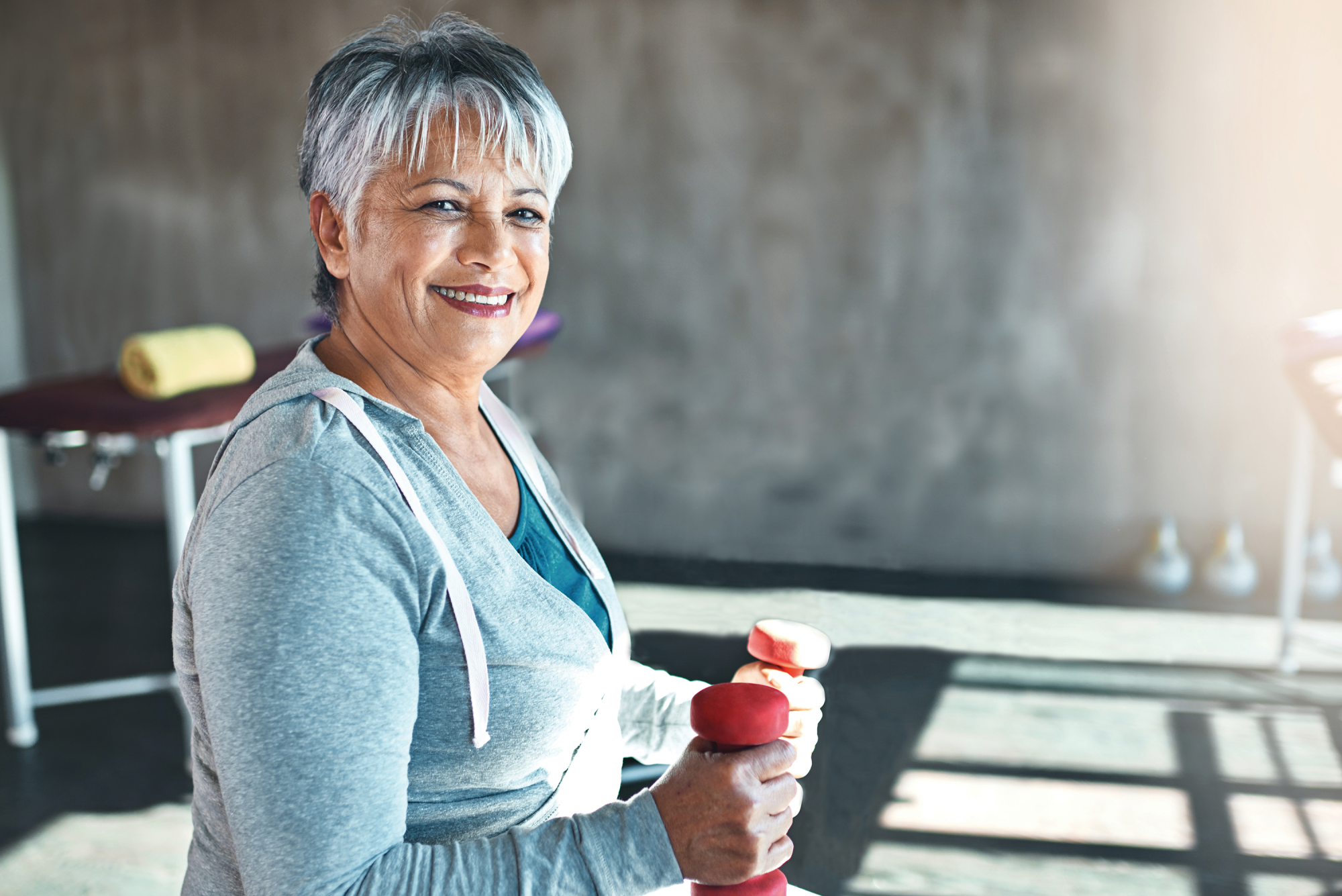 Older lady with dumbells web